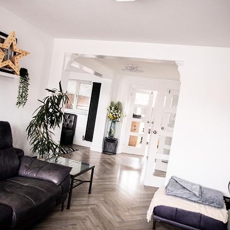 Inviting 3-Bed House In Manchester Esterno foto